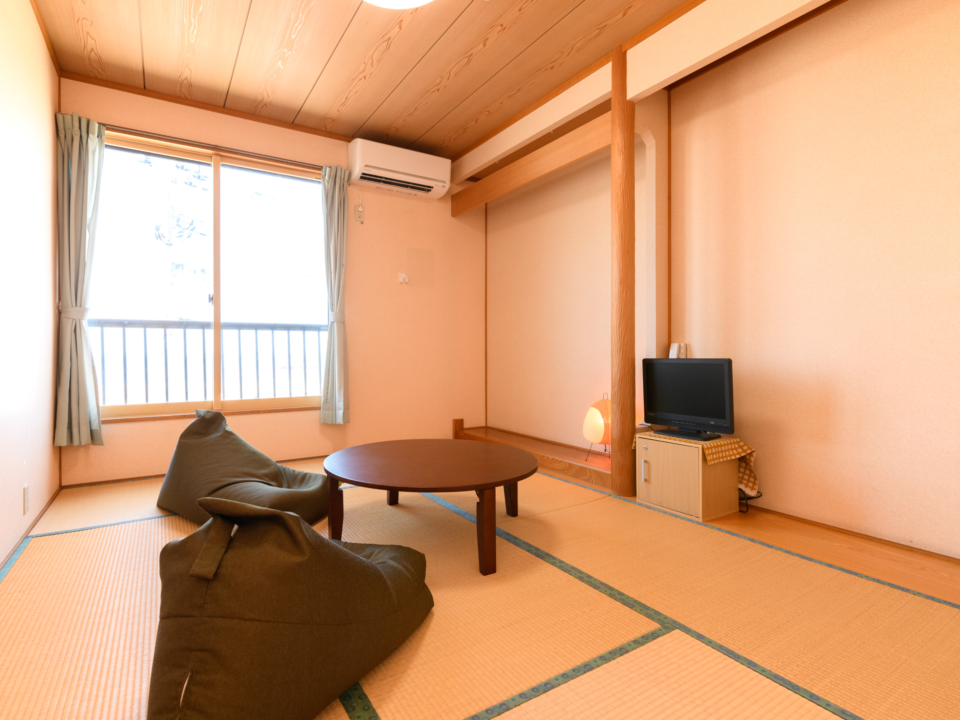 【禁煙】和室１～３名様（バス・トイレ共用）