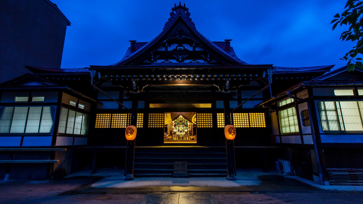 【仏教体験付／食事なし】心身清める戒壇巡り＆朝のお勤め＆特別御朱印付きの素泊まりプラン