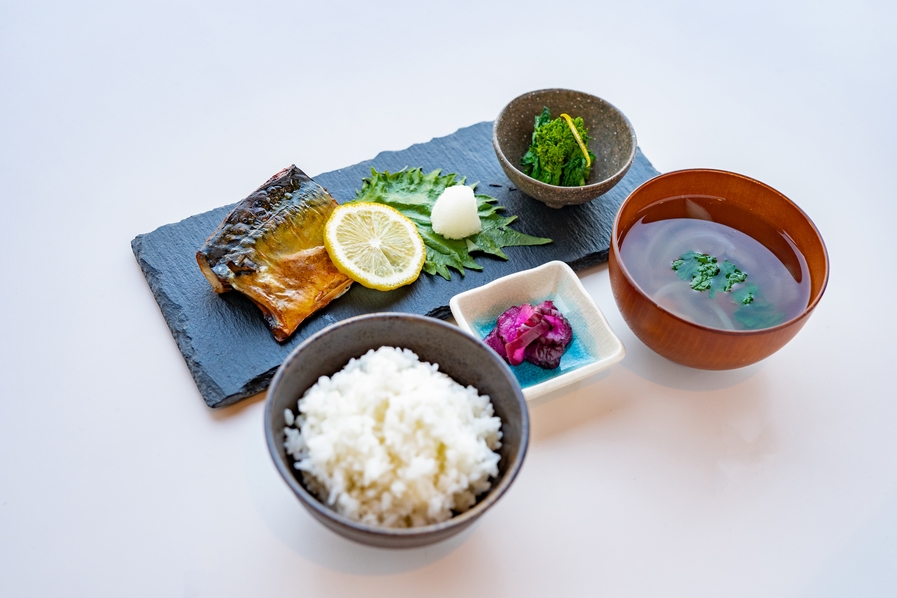 【日曜日・平日限定ラッキープラン♪朝食無料】スイートルームにお得に宿泊♪【禁煙】