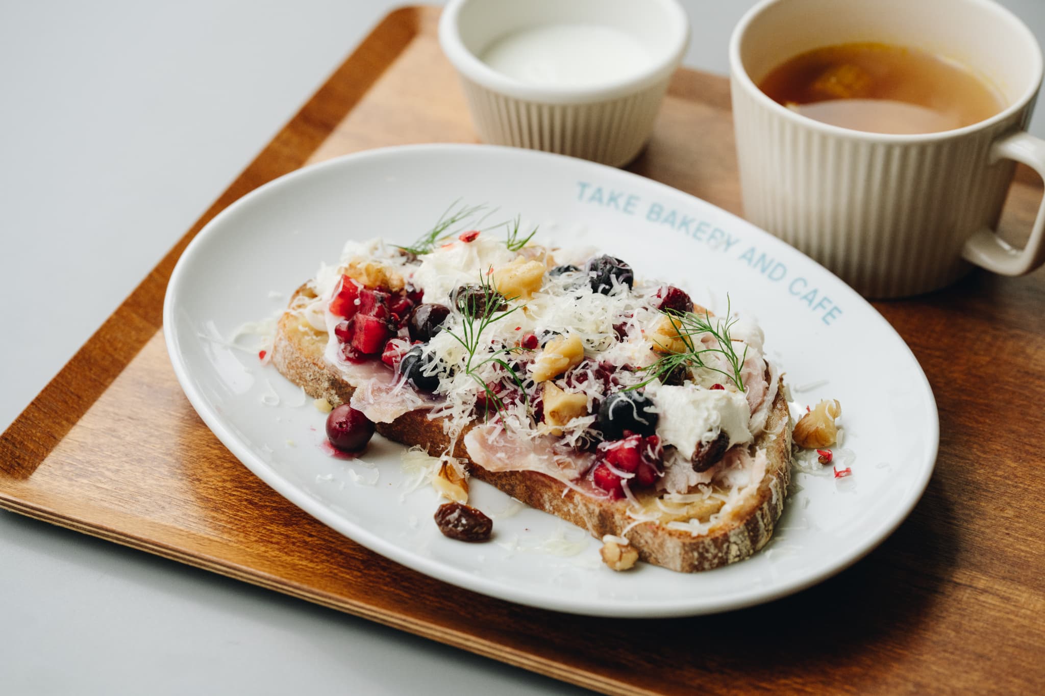 無料朝食　オープンサンド(6:30-9:00)