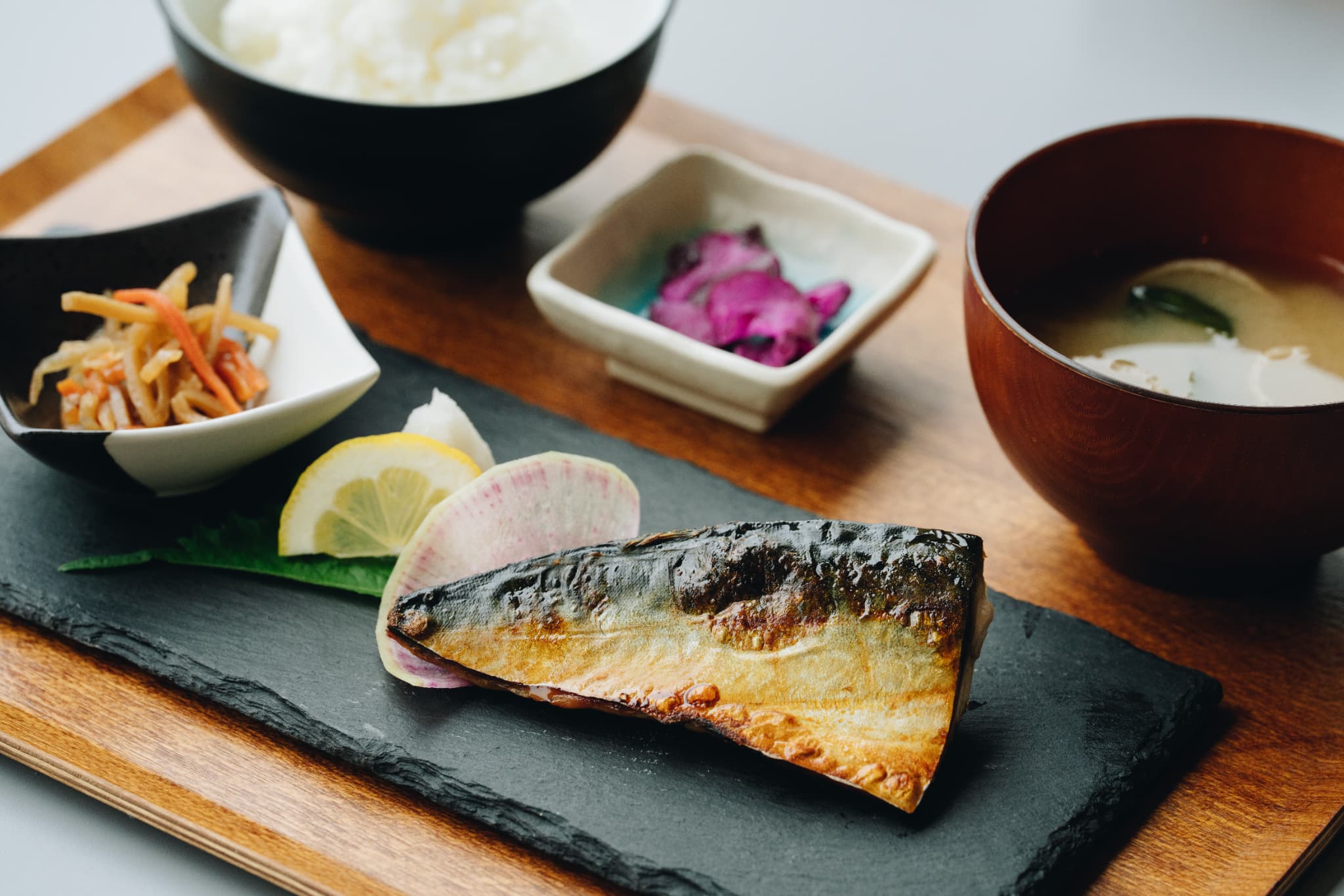 無料朝食　焼き魚(6:30-9:00)