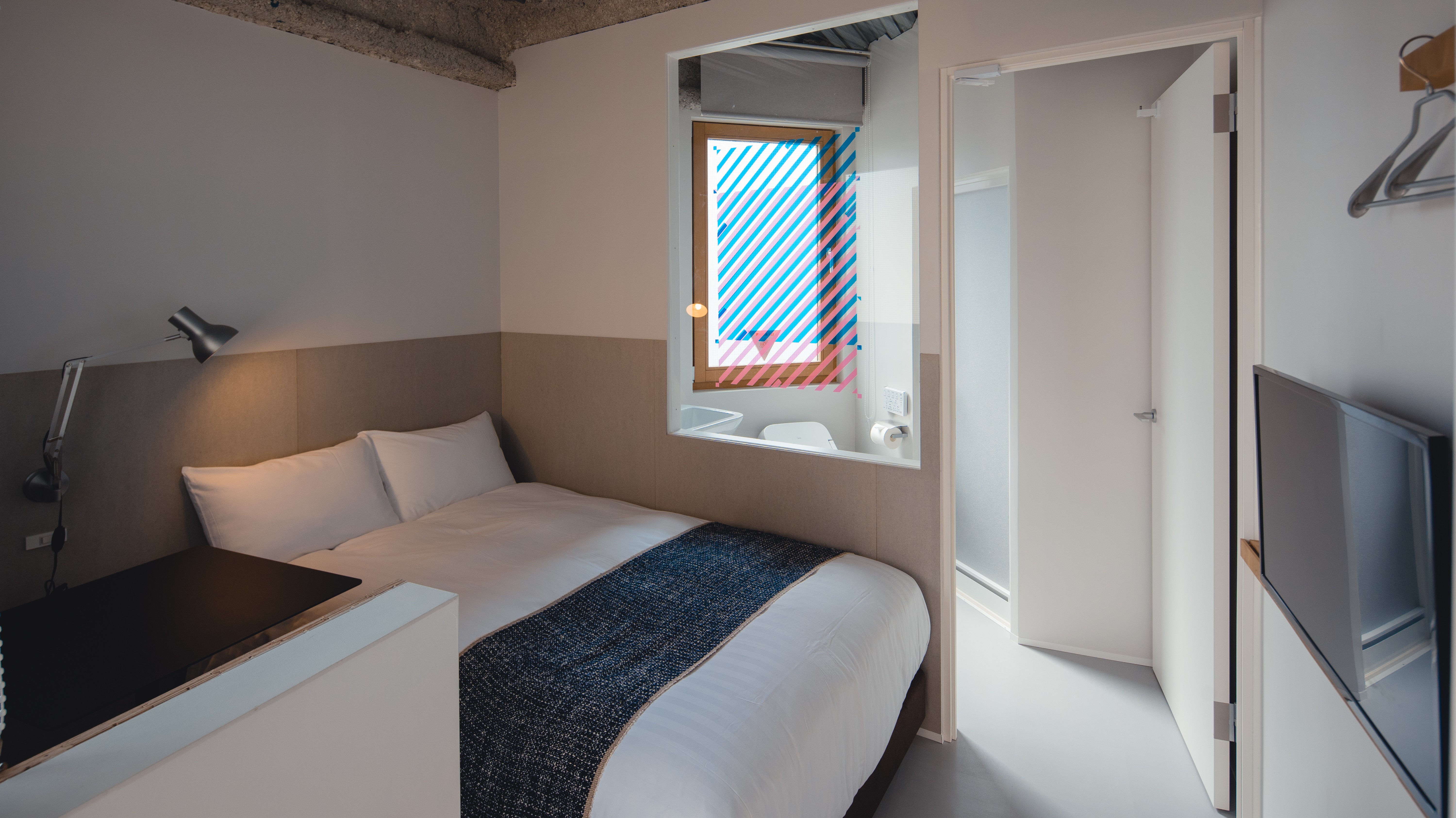 【新館/エコノミーシングル】静かな角部屋で、一人の時間をゆったり過ごせるコーナーシングル