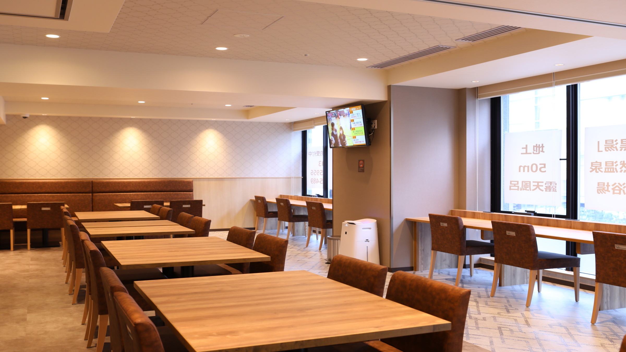 【Hatago】2Fレストラン営業時間　6：30～10：00 (最終入店 9：30) 席数64席
