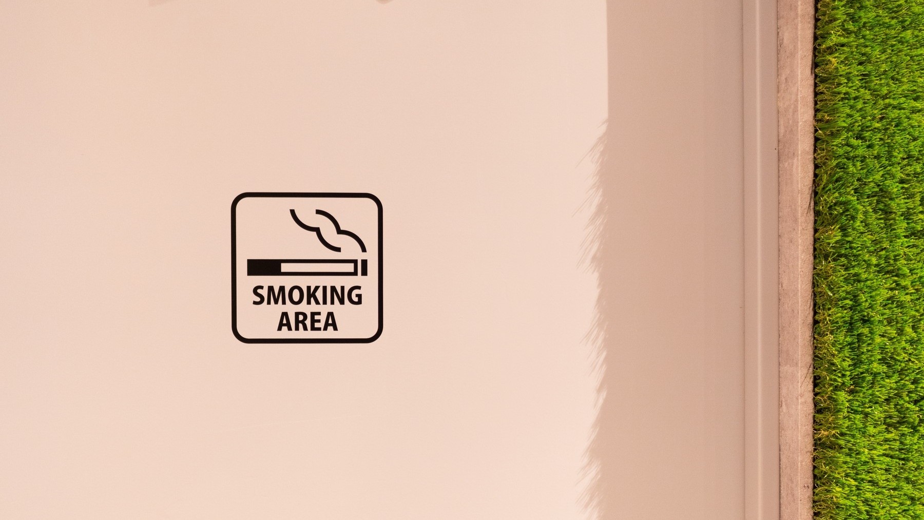 喫煙される方も安心　1階にございます