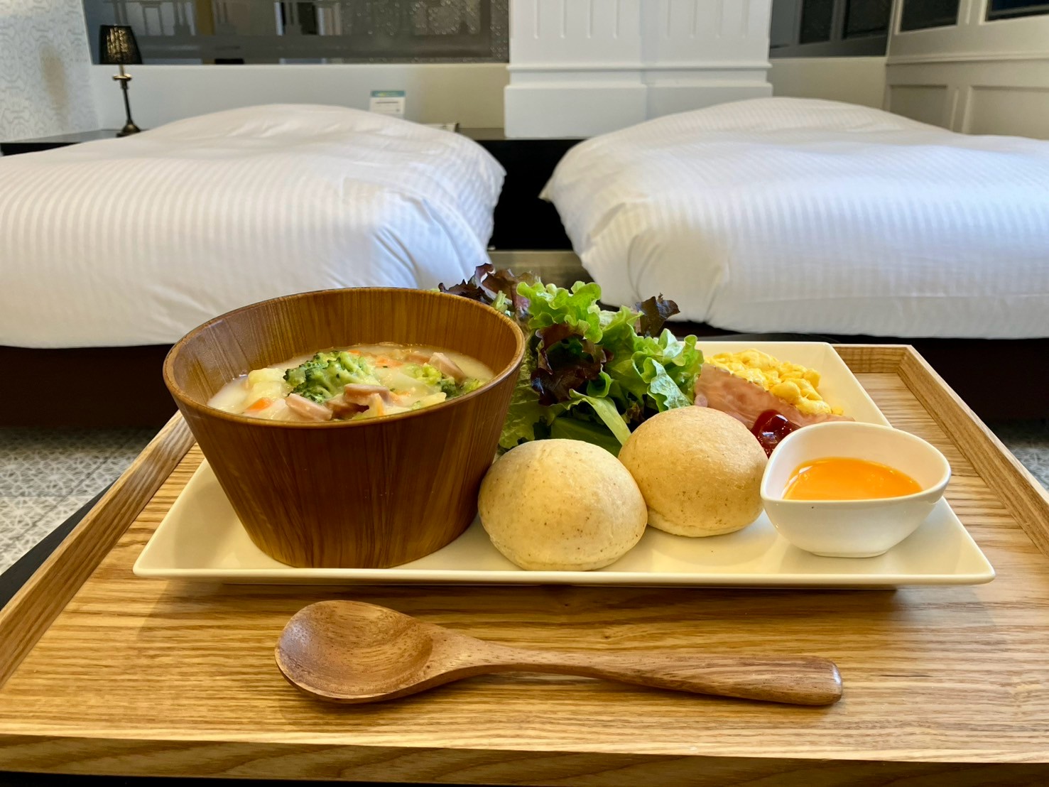 ご希望の時間をお聞きしてお部屋までお持ちします。