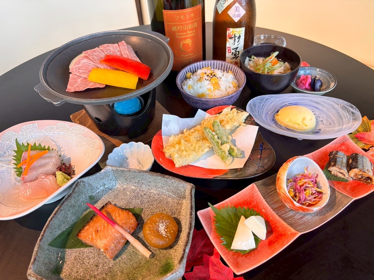 【二食付き】月のみちの季節の会席コース付きプラン＜夕朝食付＞