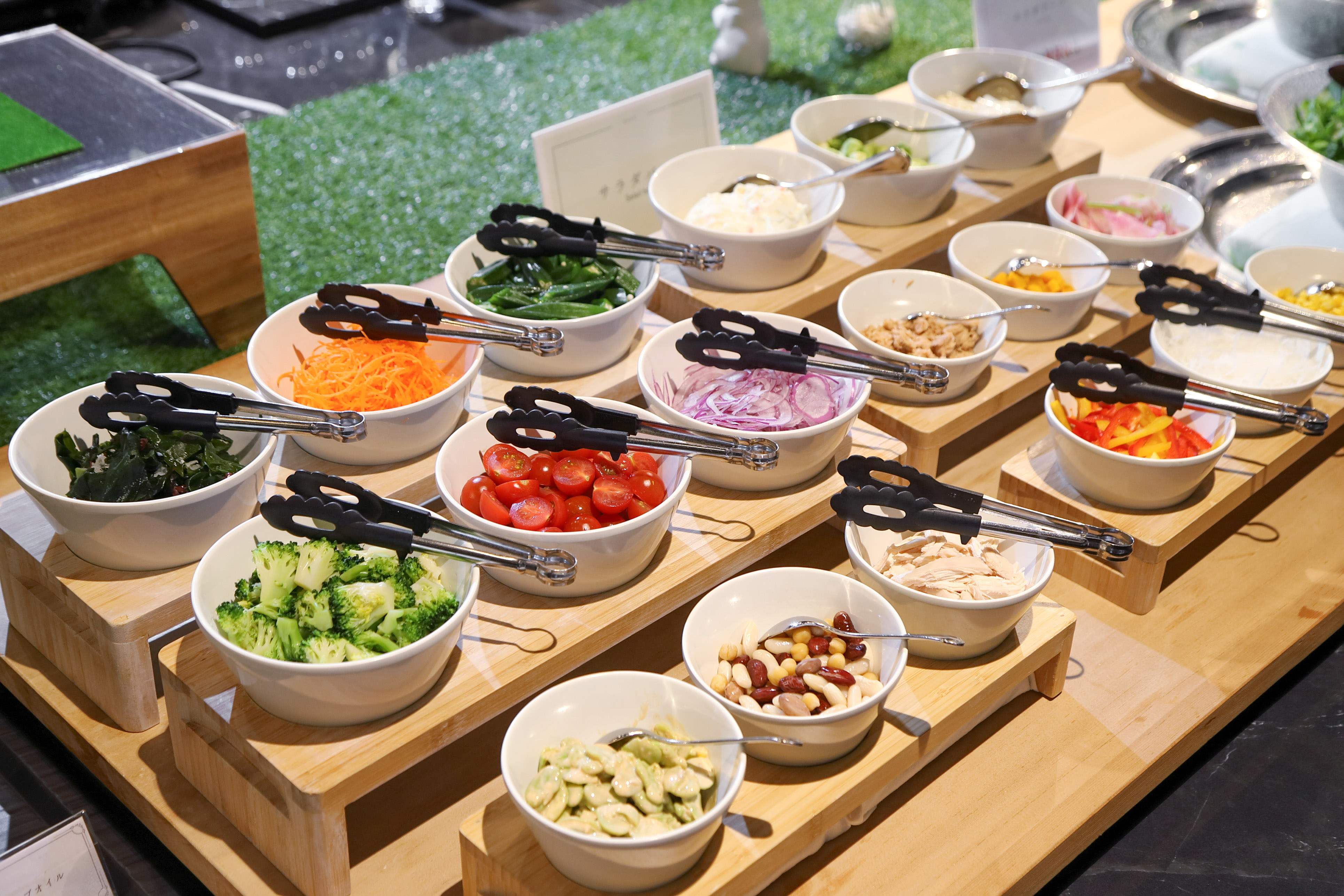 朝食バイキング　サラダバーコーナー