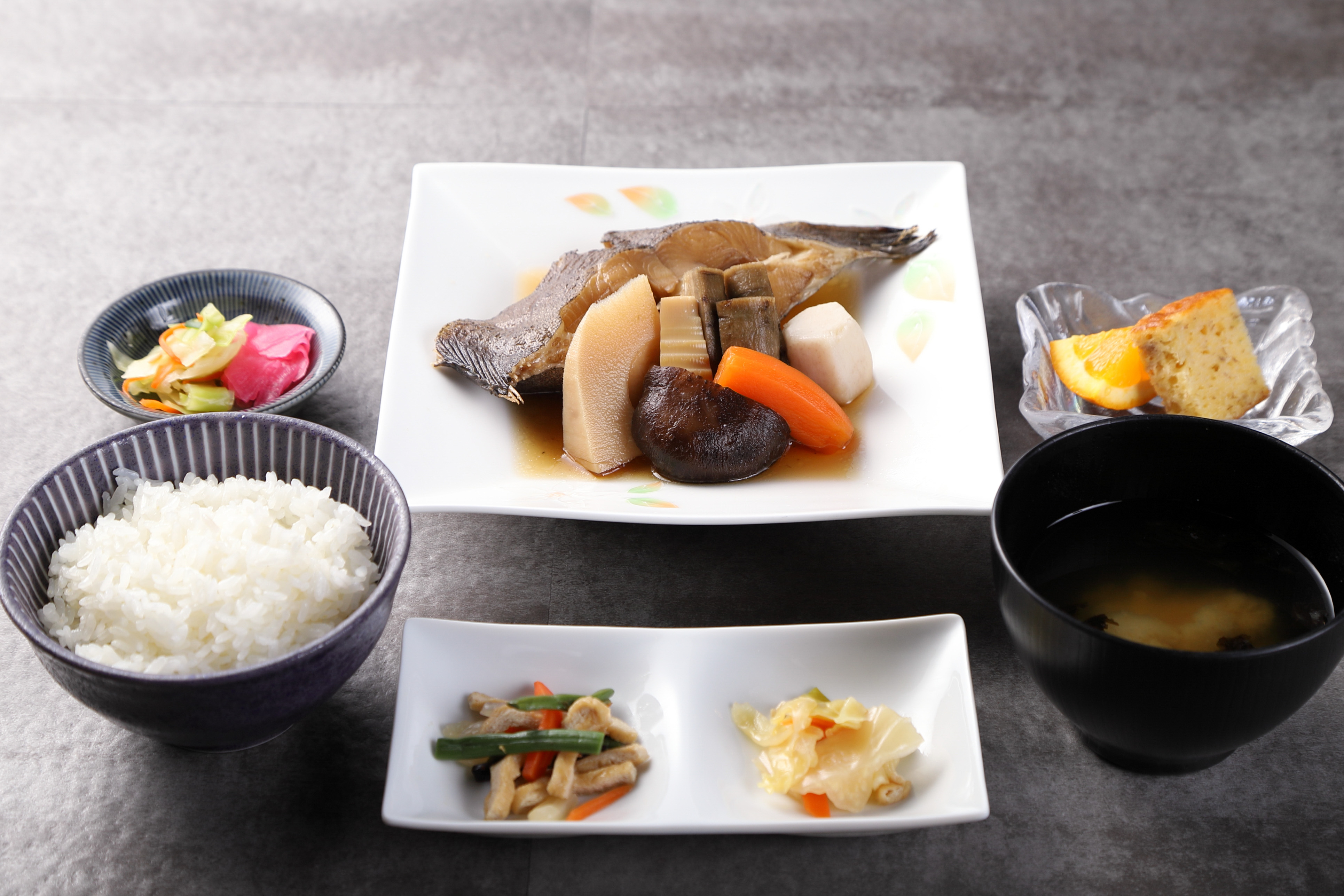 ディナー　煮魚御膳