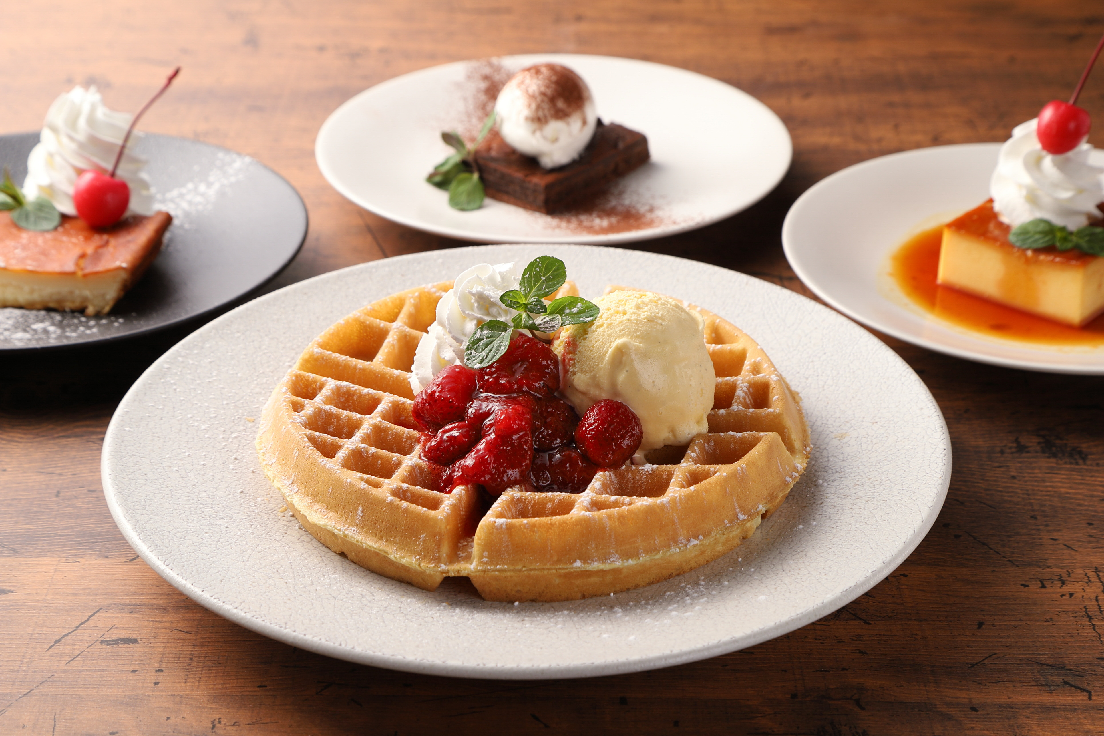 ランチタイム　ワッフルとデザート