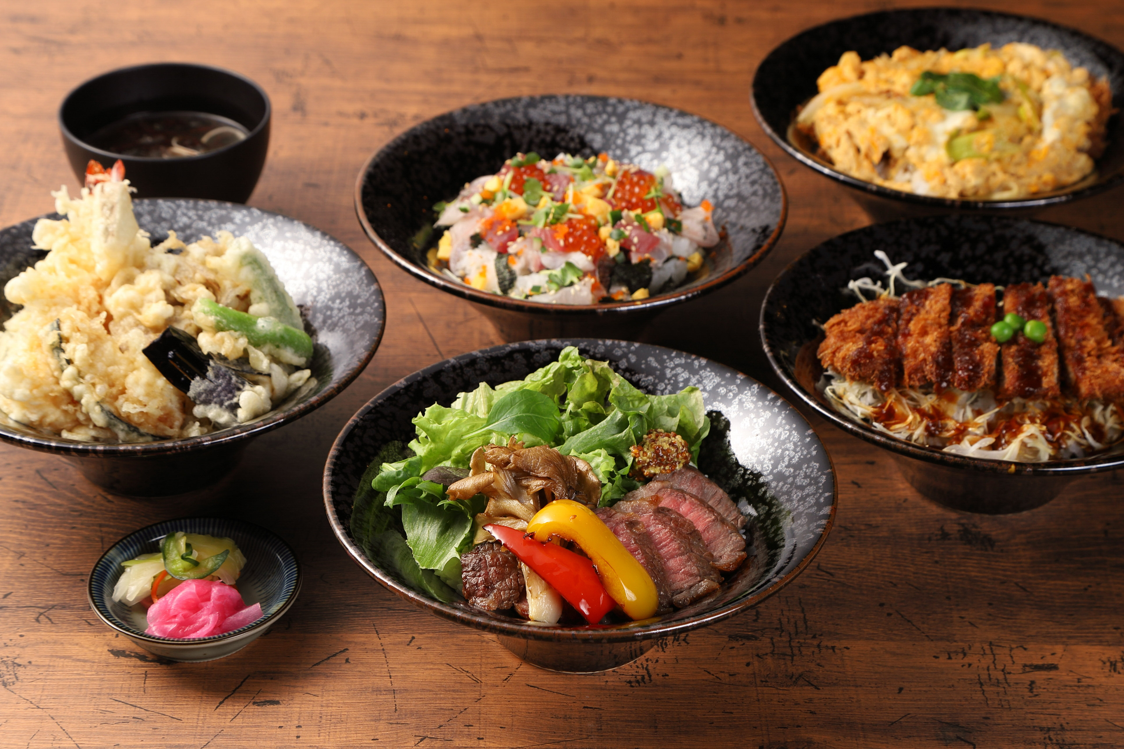 ランチタイム　丼メニュー