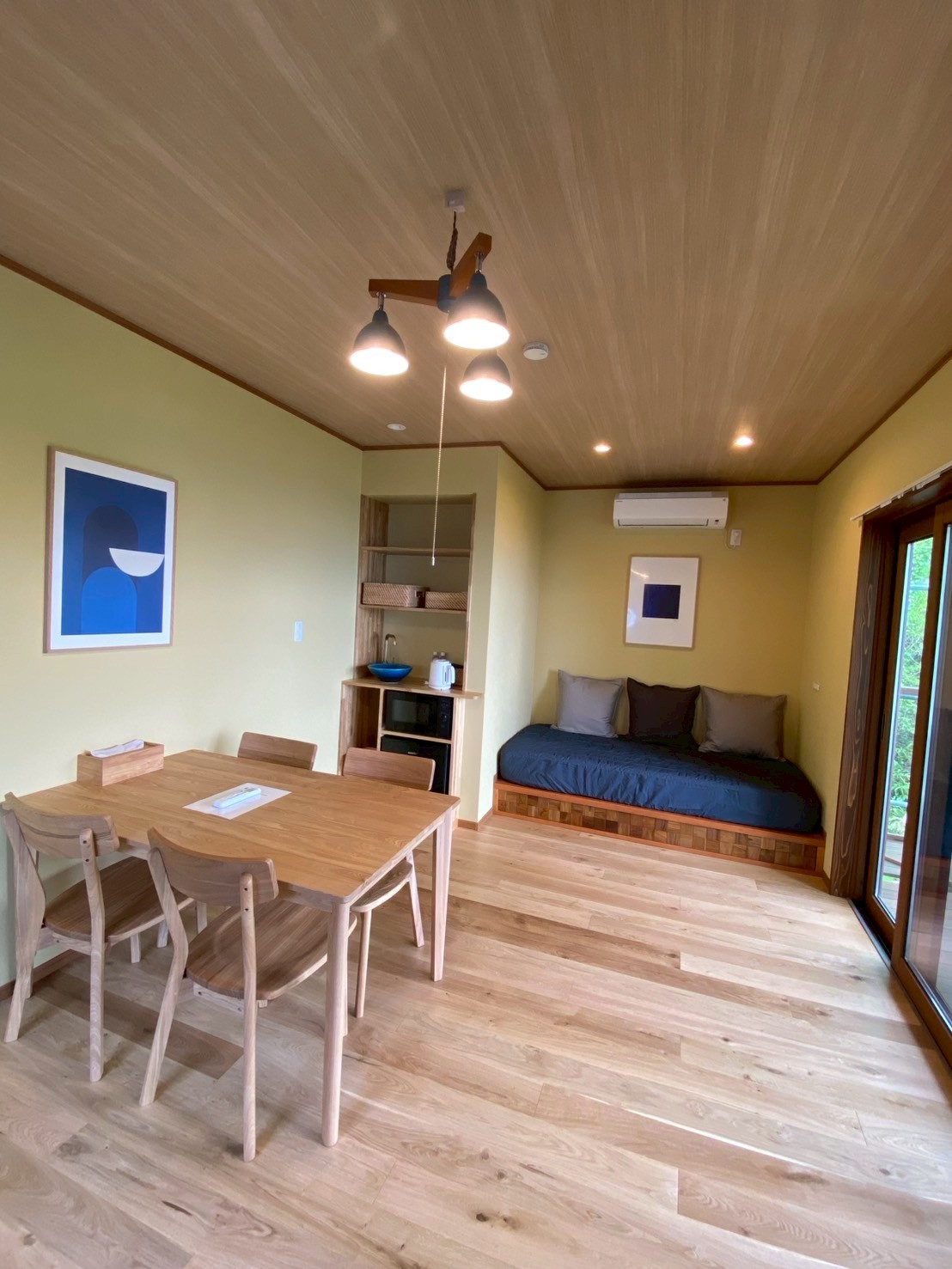 シャレ・アジュール