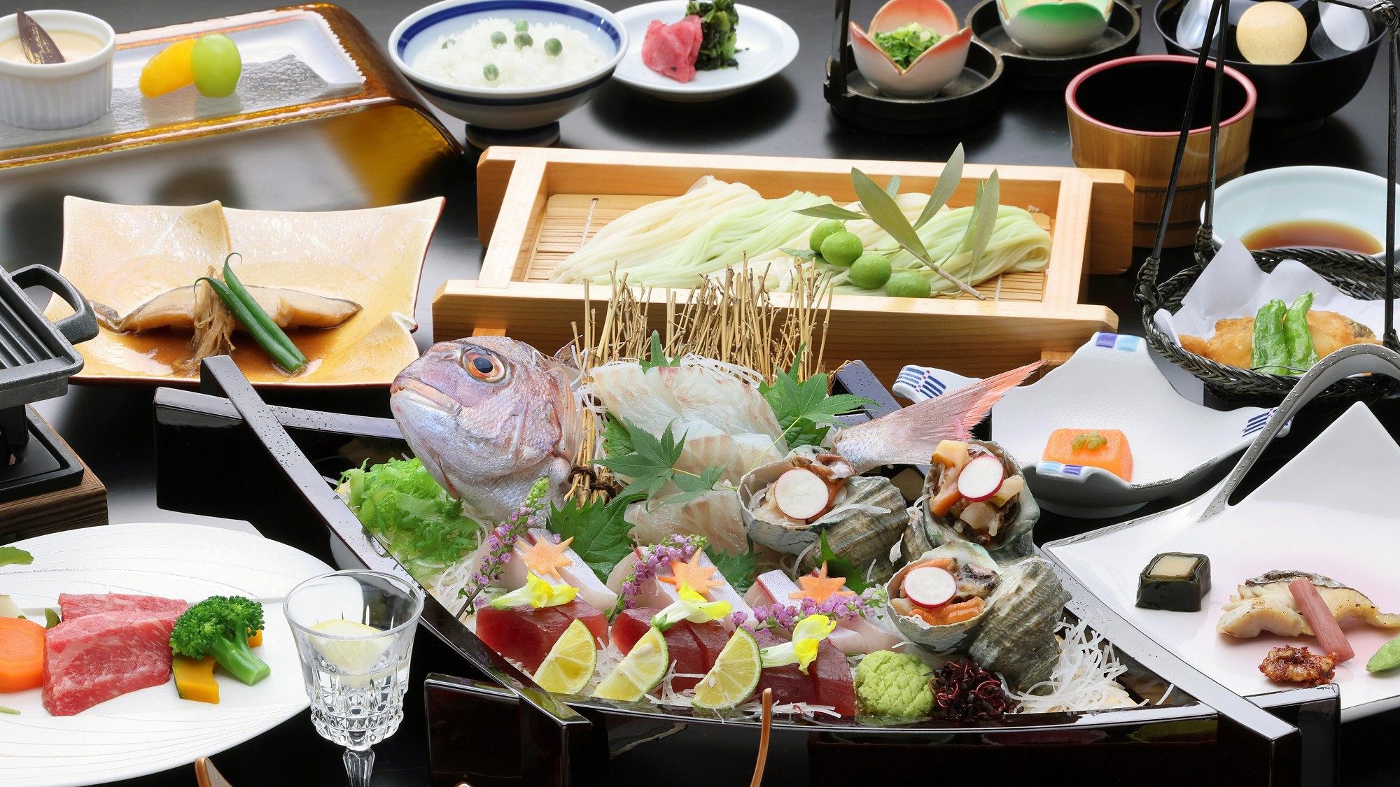 2026/4/1〜【基本和会席】姿造り付き四種盛り合わせ×国産牛鉄板焼き×島の名物手延素麺など