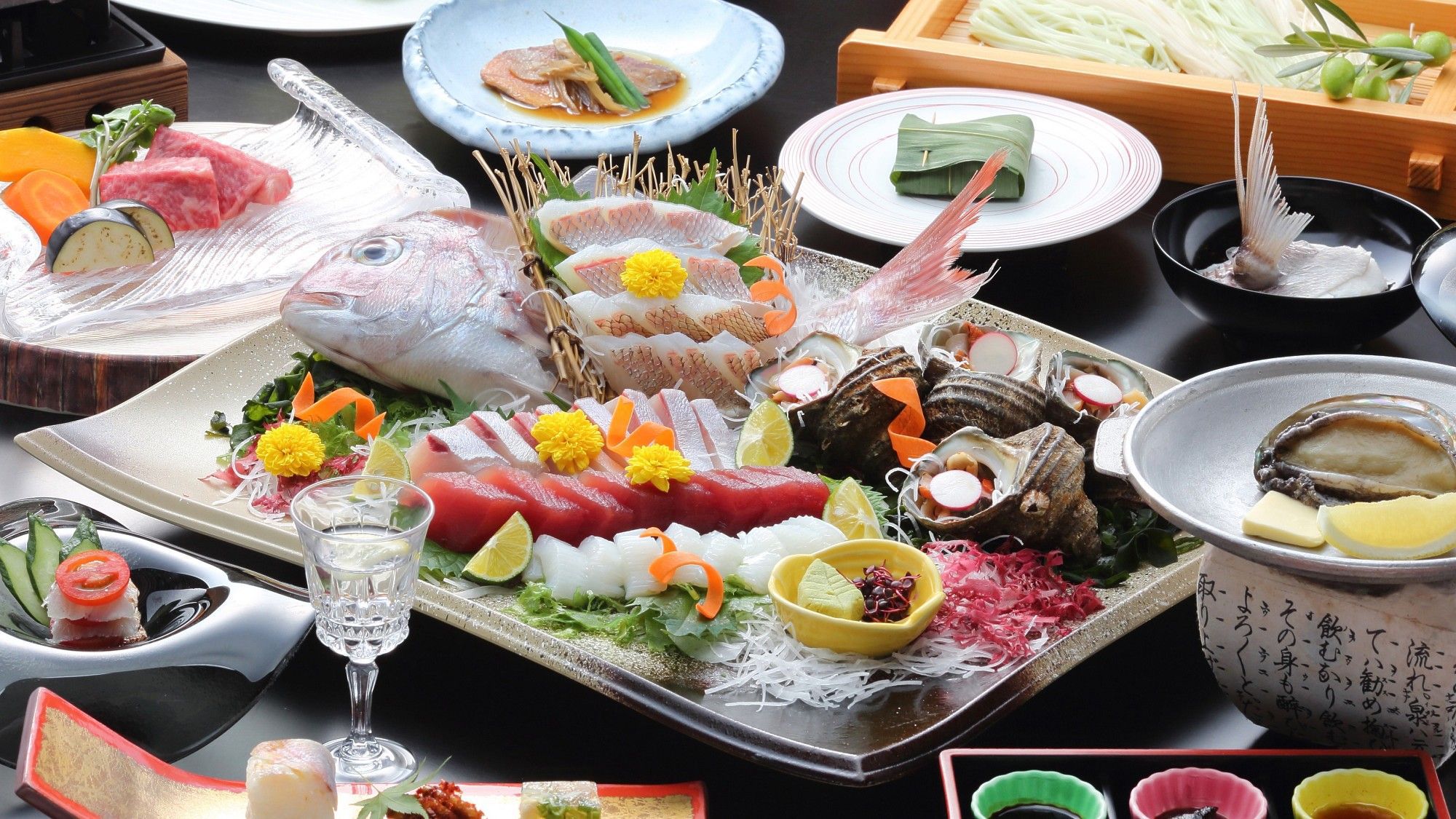 2026/4/1〜【30日前までの早期予約】【特選和会席】姿造り付き五種盛×鮑の陶板焼×国産牛鉄板焼