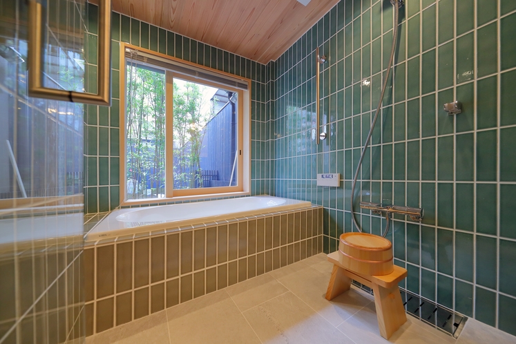 浴室　風に揺れる青竹を眺めながらの入浴