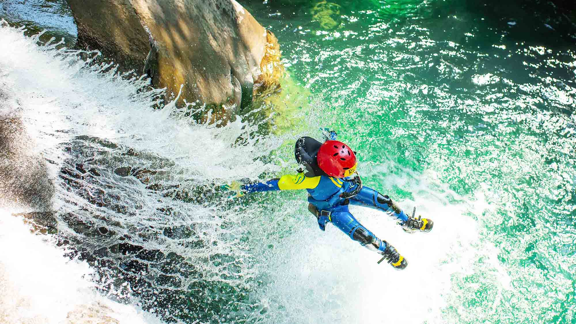 ・白馬　夏のアクティビティ　キャニオニング