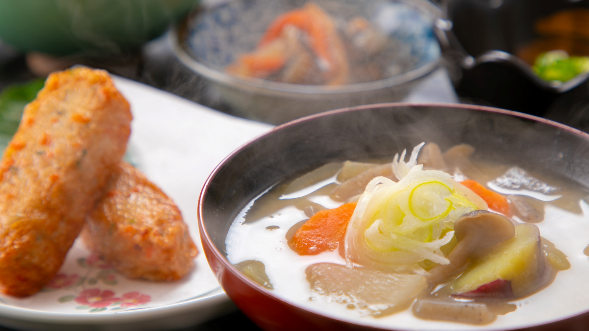 【朝食】温かくて優しい味付けのお味噌汁など