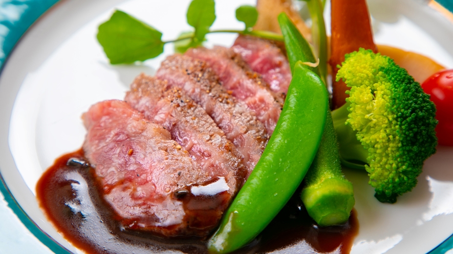 【夕食】五島牛のステーキ