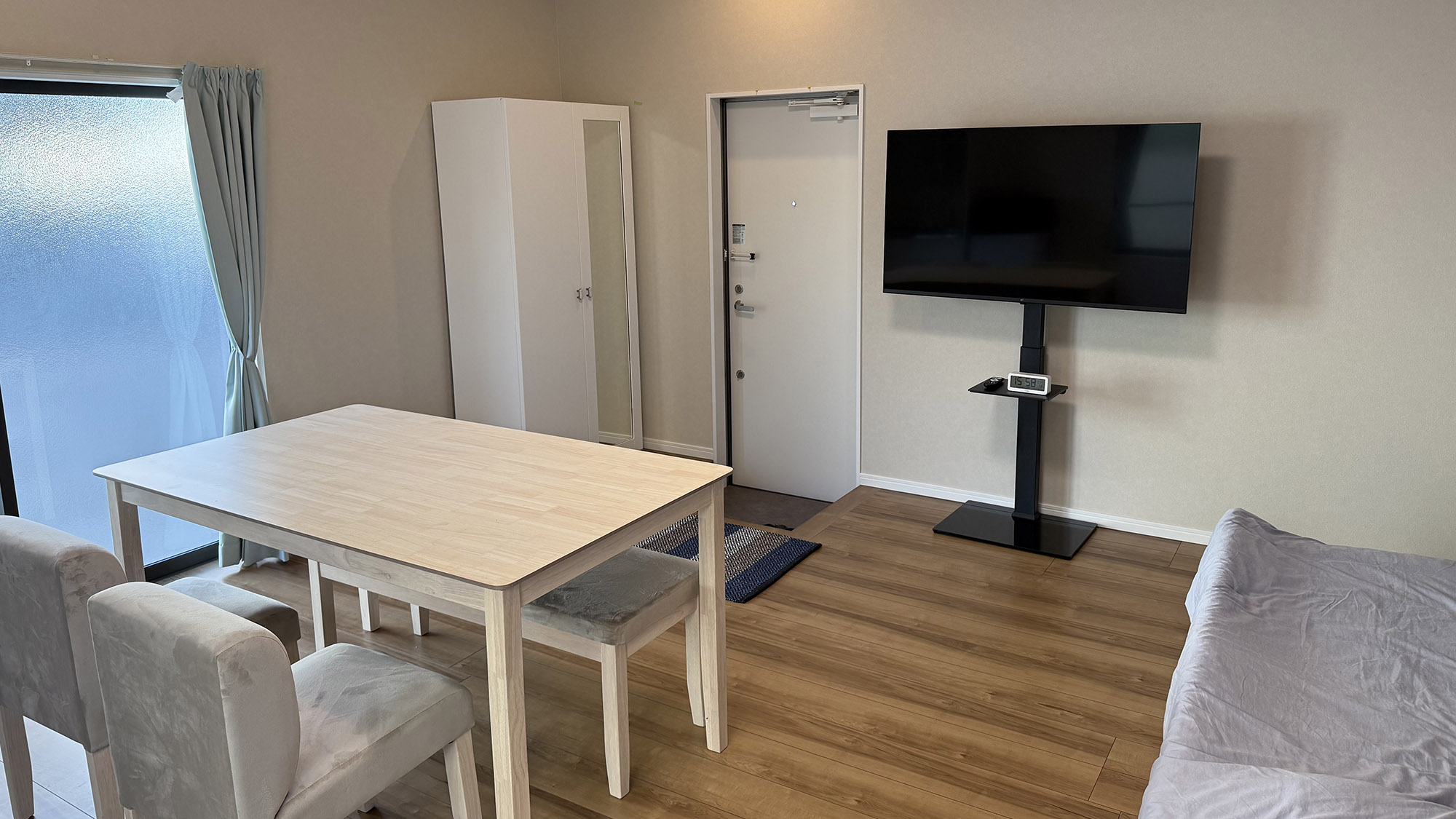 ・【本館100】無料wifi・テレビ・エアコン・冷蔵庫・デスク・ユニットバス完備