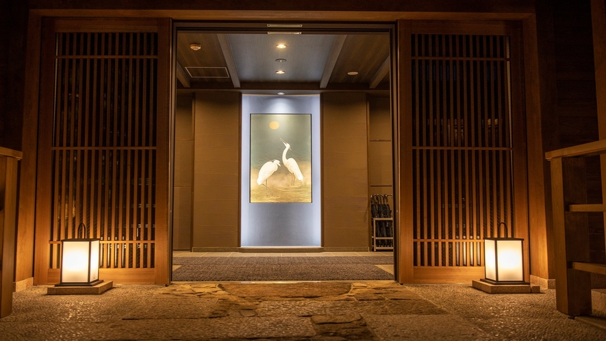 【玄関】白鷺伝説。和倉温泉は開湯1,200年の歴史ある温泉地。