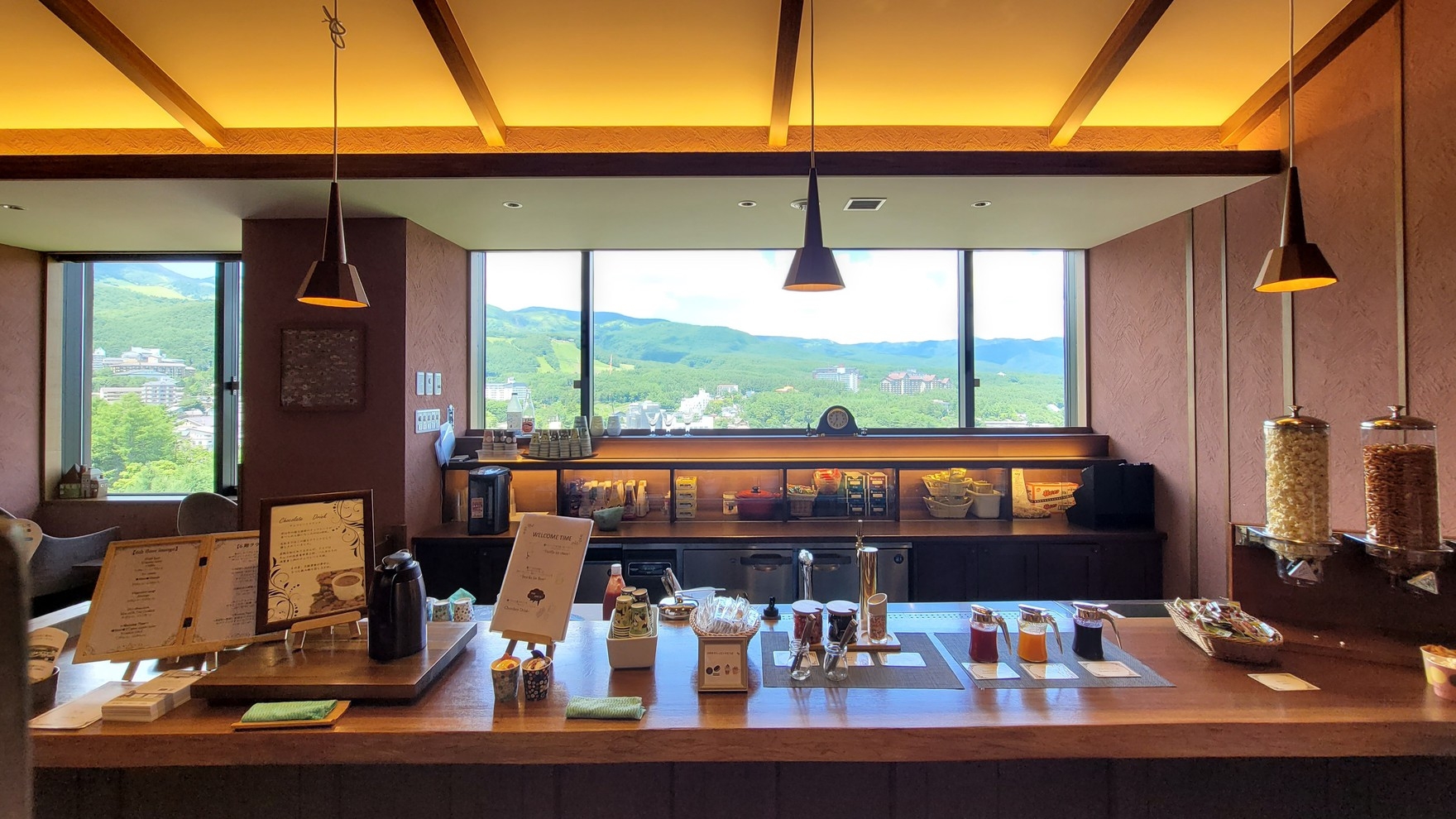 【Premium】最上階確約＆最大22時間ステイ！ご夕食時ドリンクインクルーシブ付♪