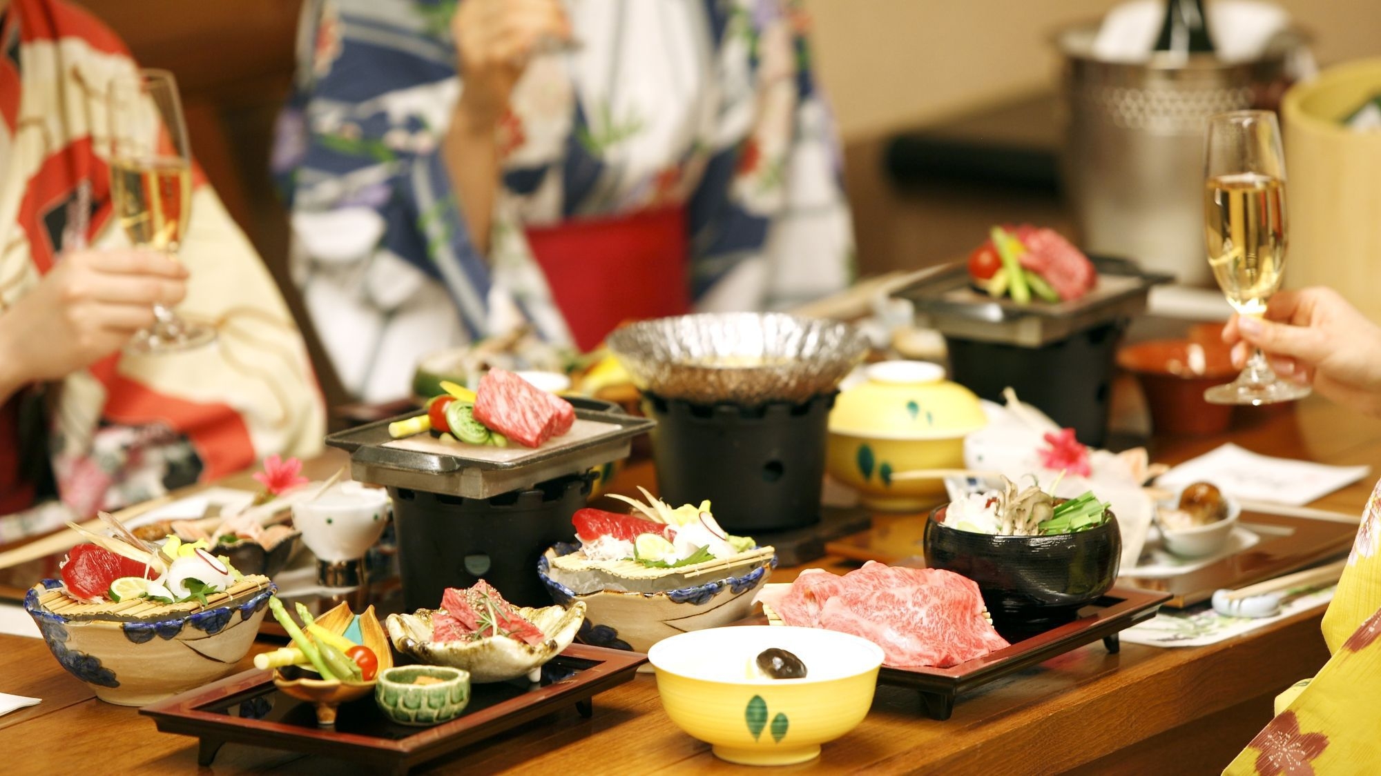 【姉妹館で和食会席】1日2組限定★姉妹館「季の庭」にて夕食和食会席を堪能♪夕食時70分飲み放題付き