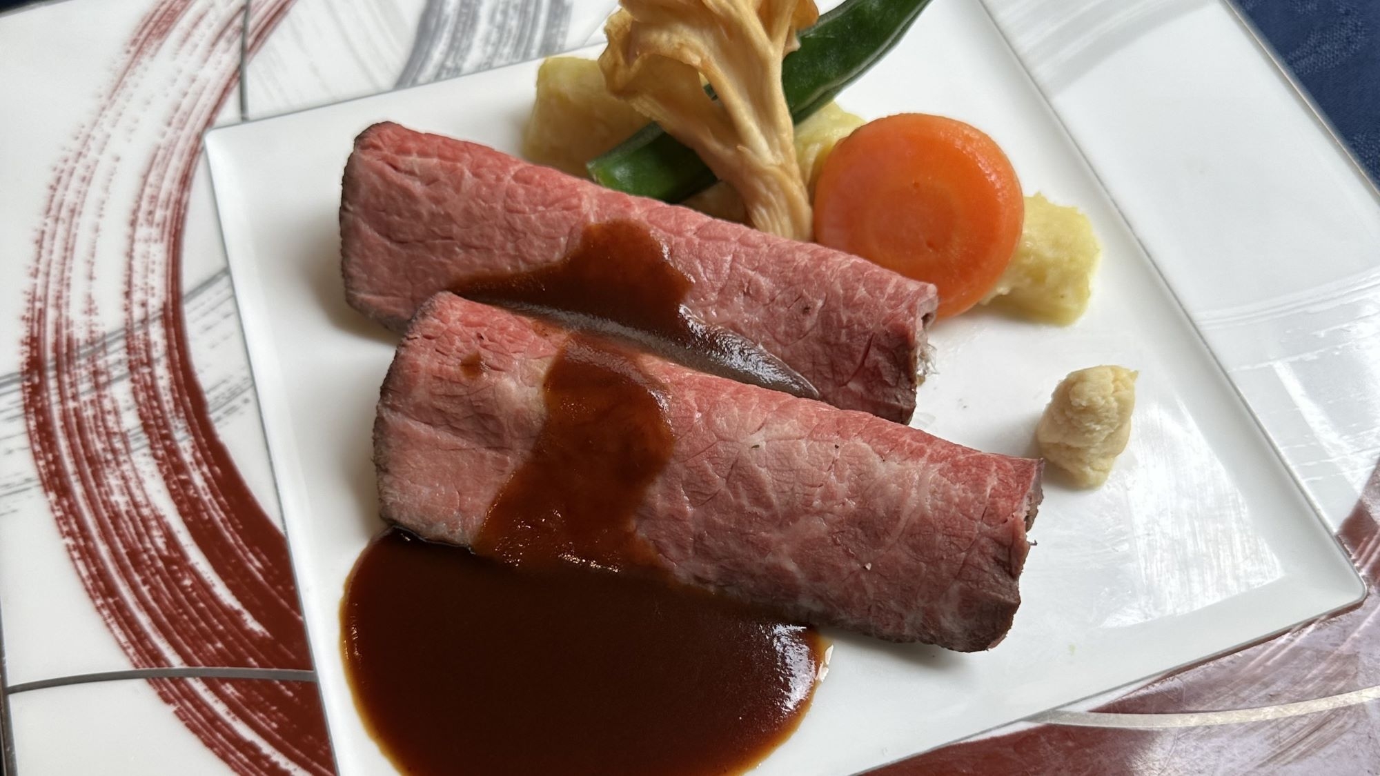 【グルメプラン】≪メイン肉料理を増量！≫お腹もココロも満たされる欲張り贅沢ディナー