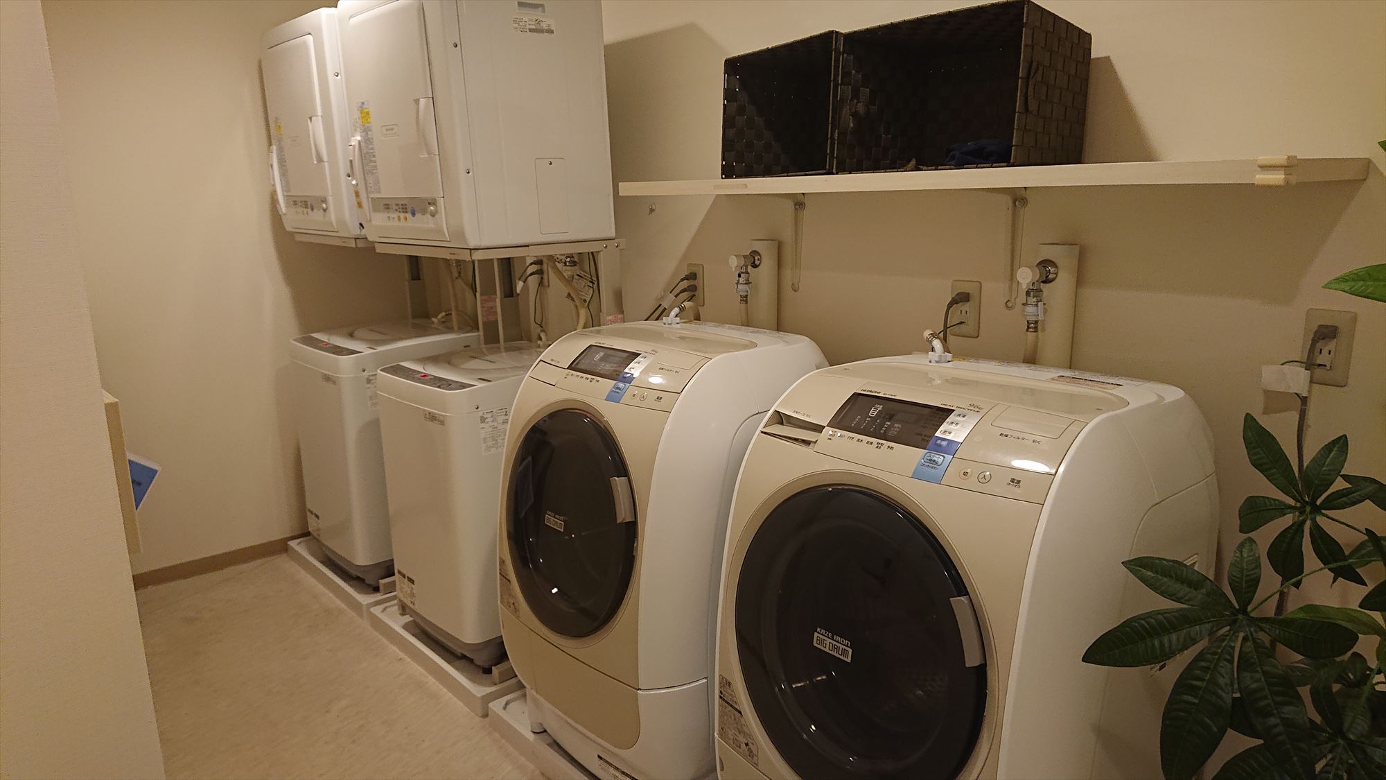 ◆2Fランドリー　洗濯乾燥機2台　洗濯機2台　乾燥機2台