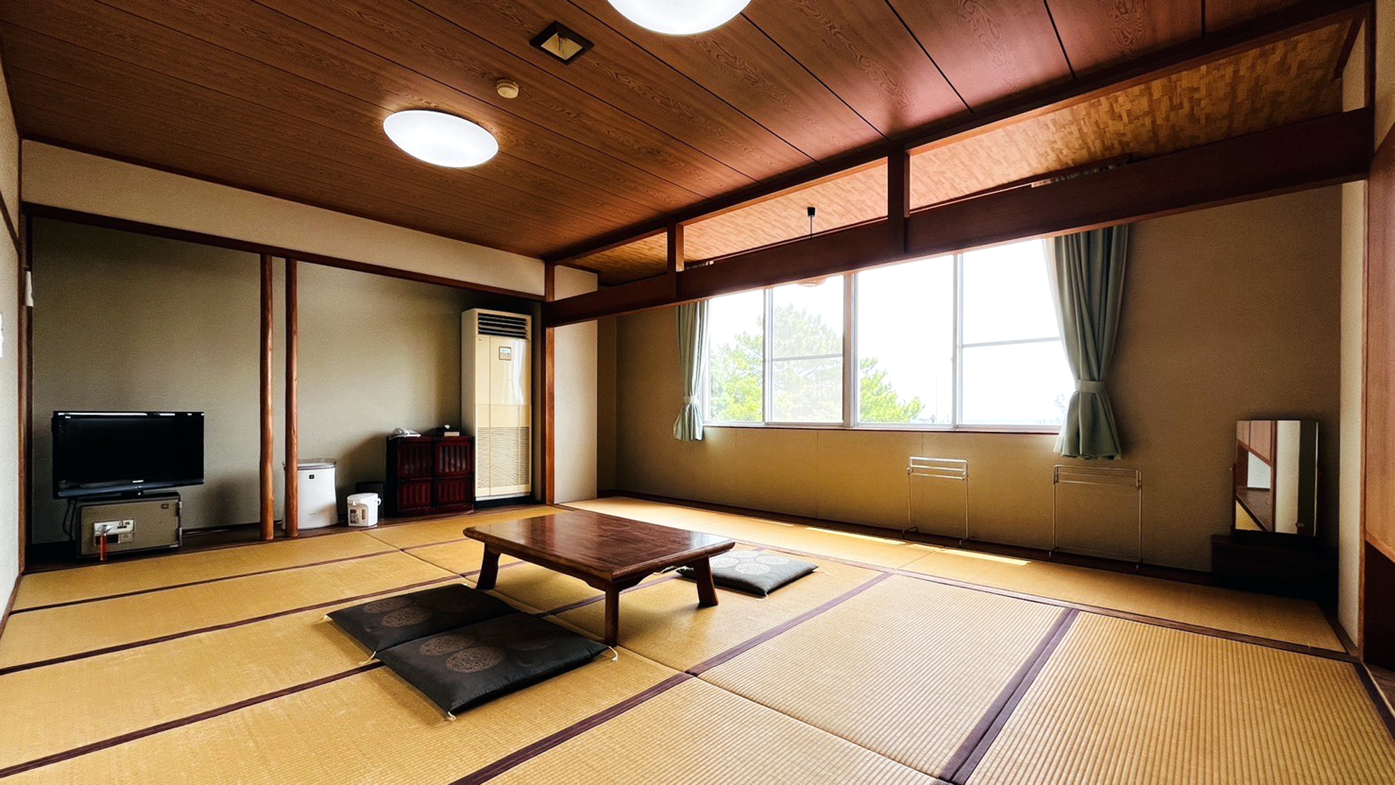 和室10畳～12畳◆4～5名様でご利用いただけます*