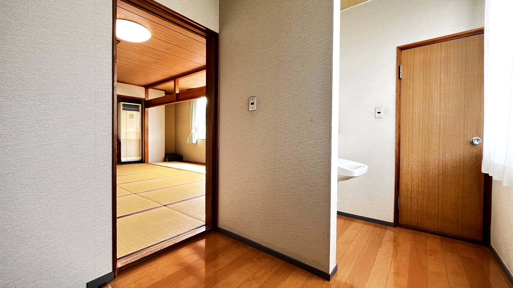 和室10畳～12畳◆洗面所とトイレがございます*