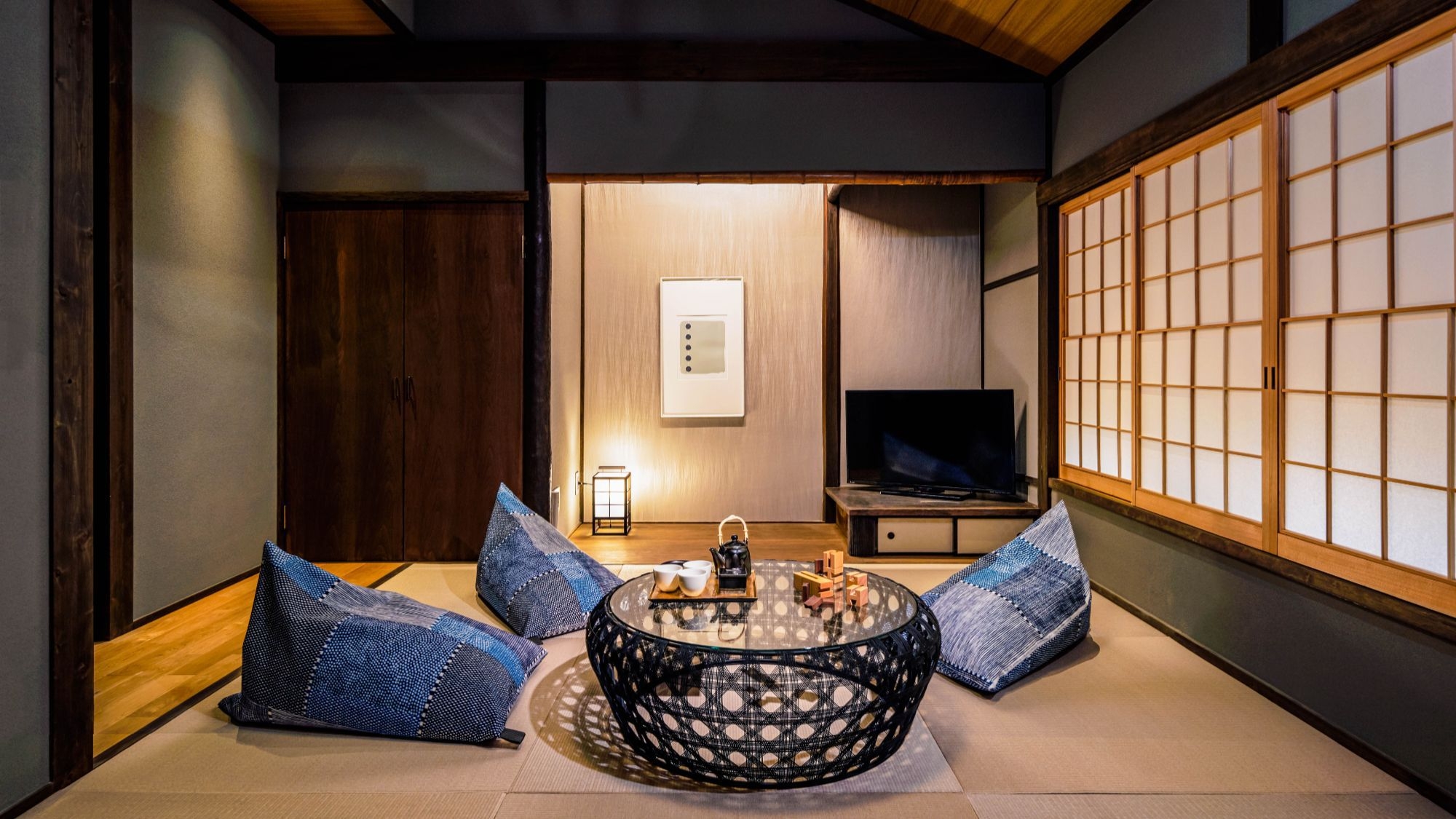 【素泊り】京町家が軒を連ねる静かな通りにあるデザイナーズホテル。