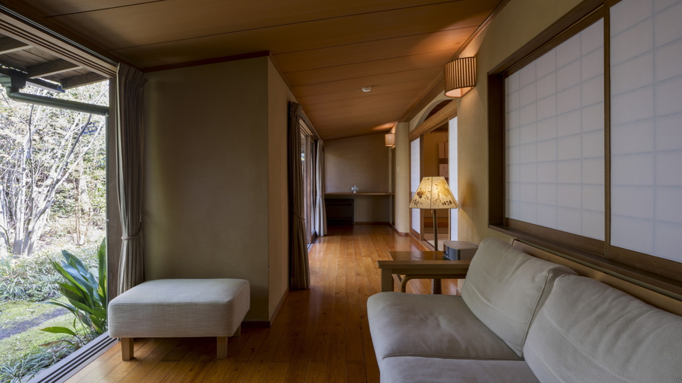 温泉内湯・中庭テラス付 和洋室「埴生」／1F