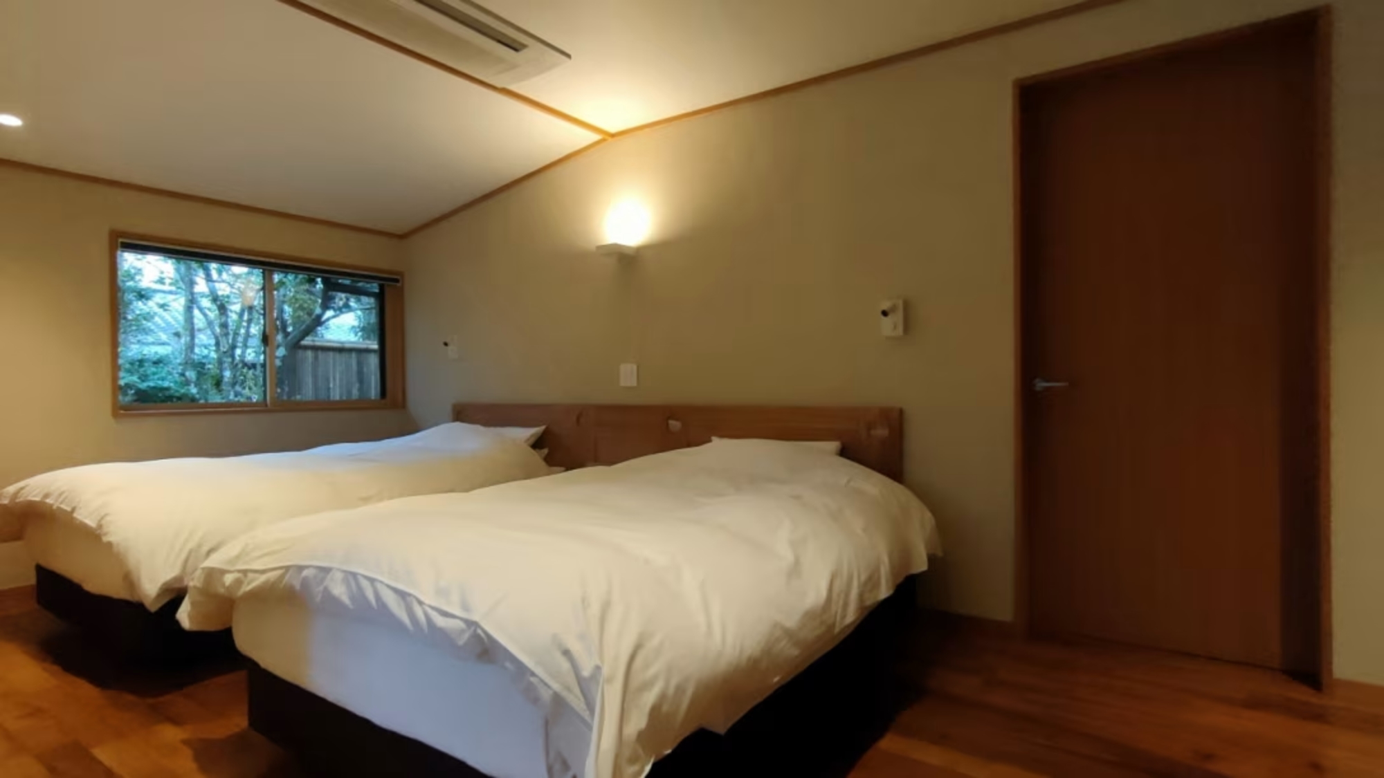 離れ｜温泉内湯・中庭テラス付 和洋室「山吹」