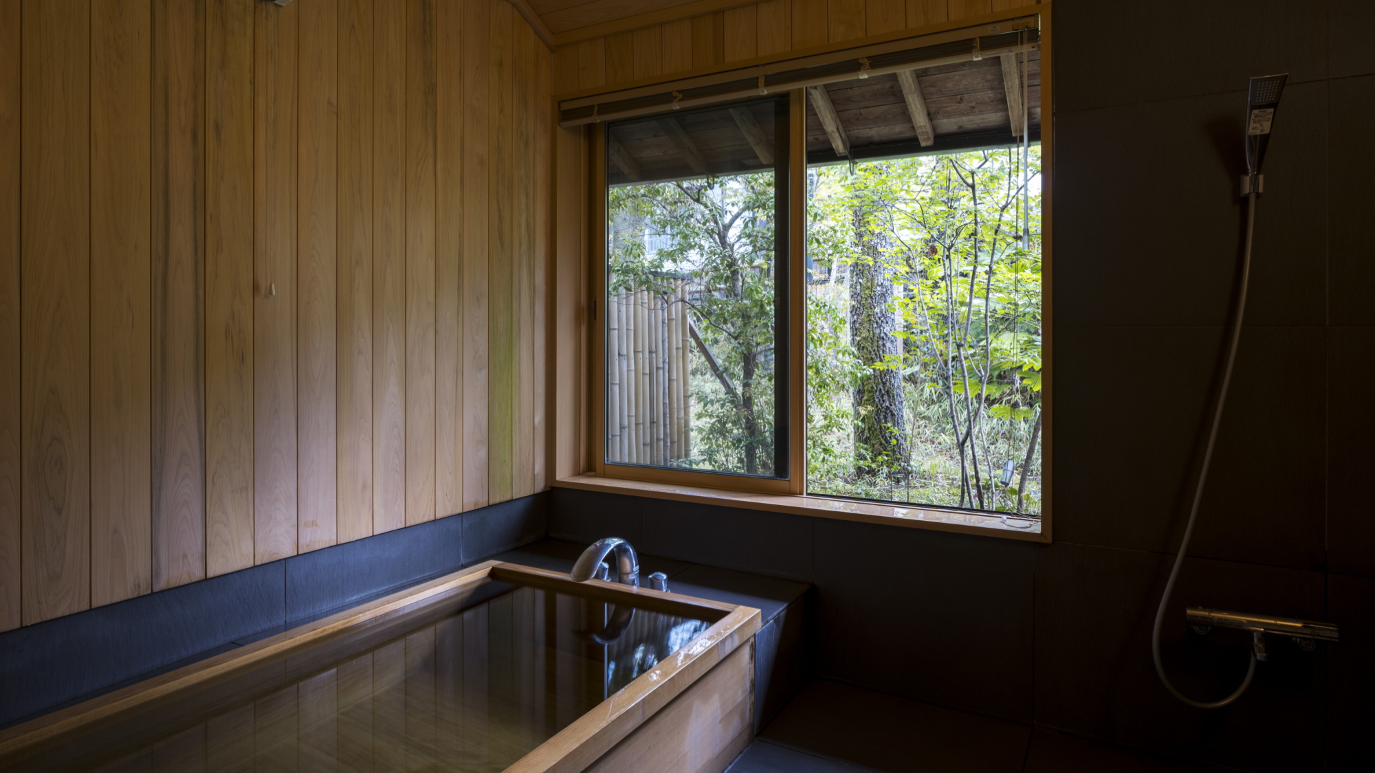 離れ｜温泉内湯・中庭テラス付 洋室「すはう」