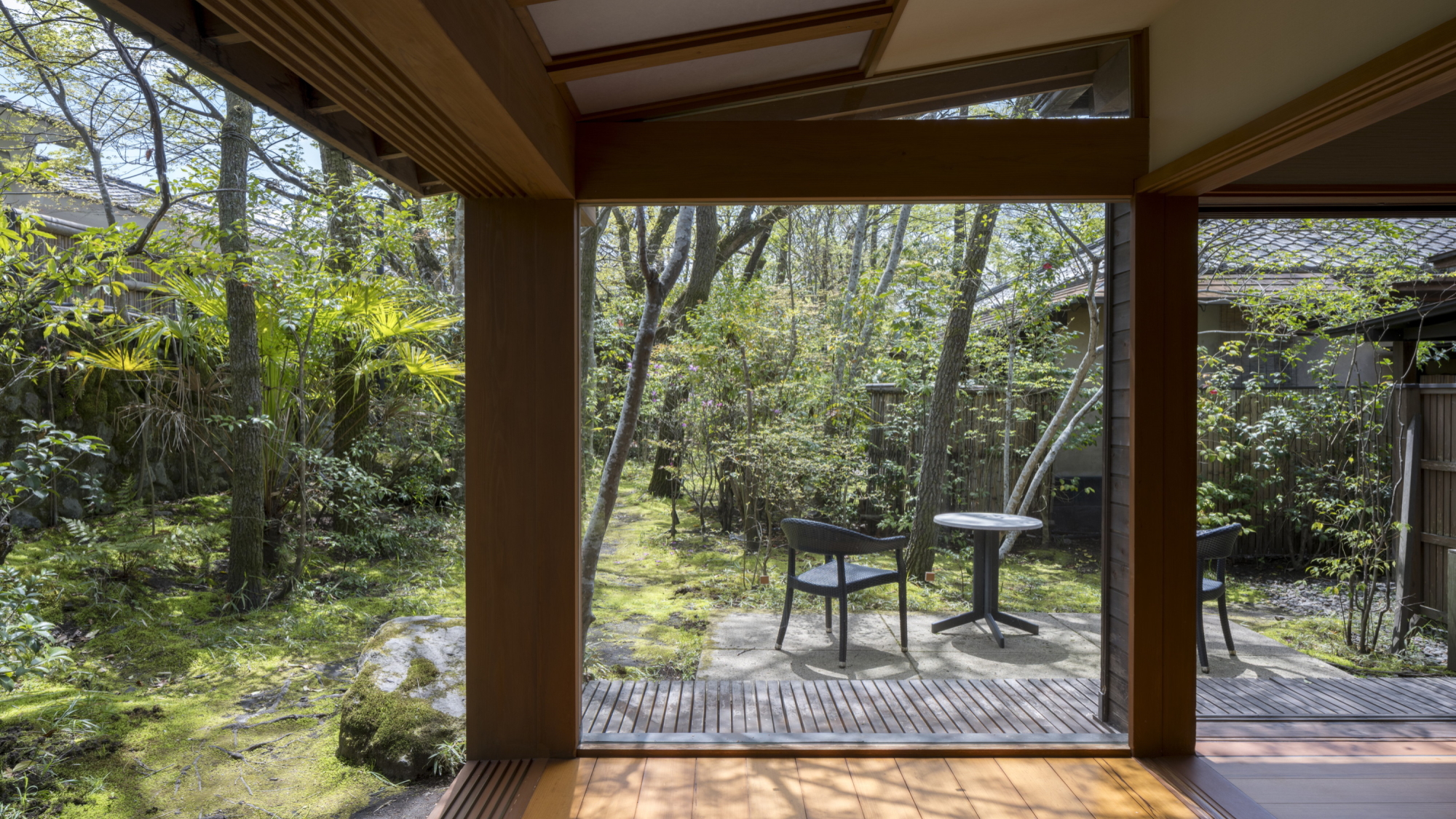 離れ｜温泉内湯・中庭テラス付 洋室「すはう」