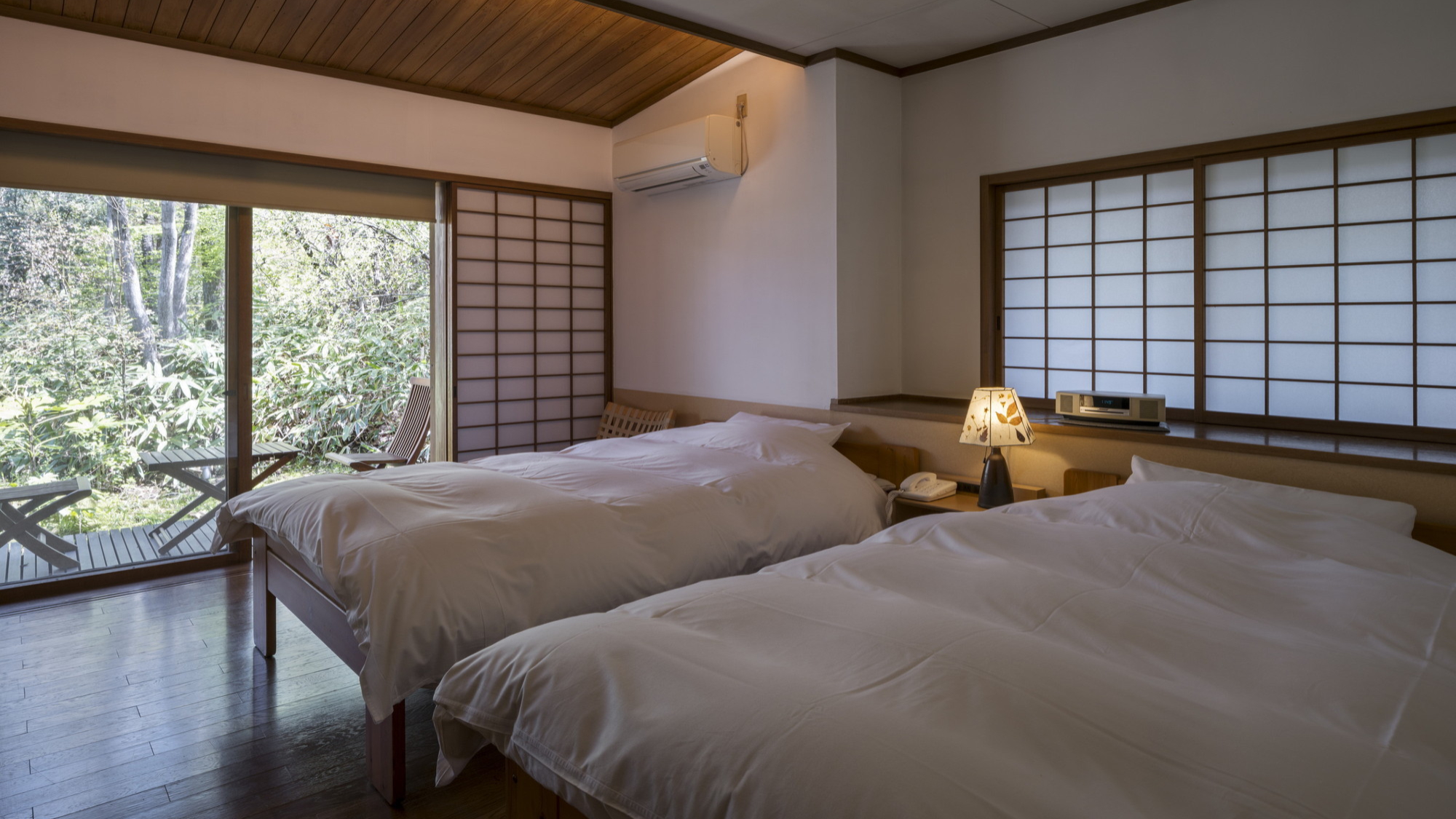 離れ｜温泉内湯・中庭テラス付 和洋室「柑子」