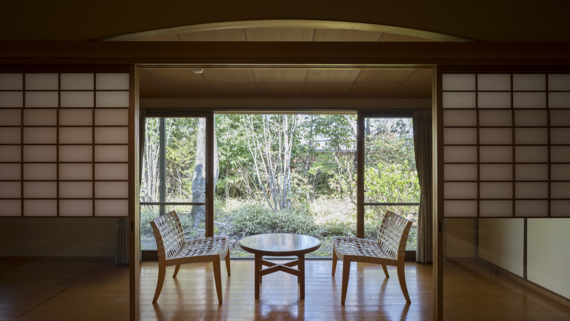 温泉内湯・中庭テラス付 和洋室「桃花」／1F