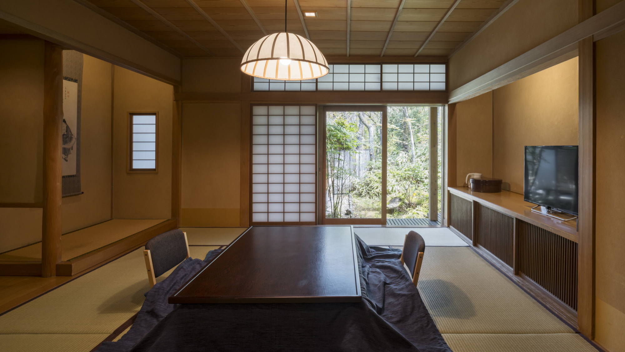 離れ｜温泉内湯・中庭テラス付 和洋室「柑子」