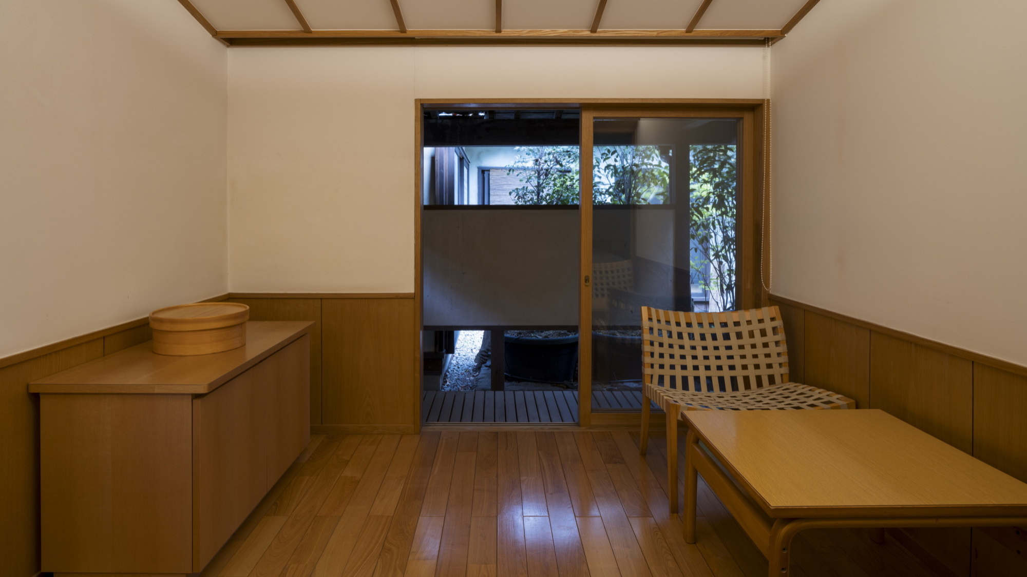 離れ｜温泉内湯・中庭テラス付 和洋室「みはなだ」