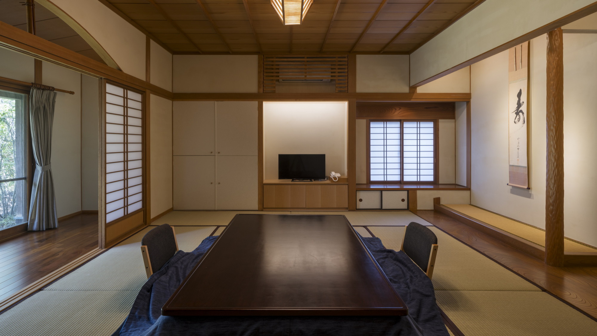 離れ｜温泉内湯・中庭テラス付 和洋室「むらさき」