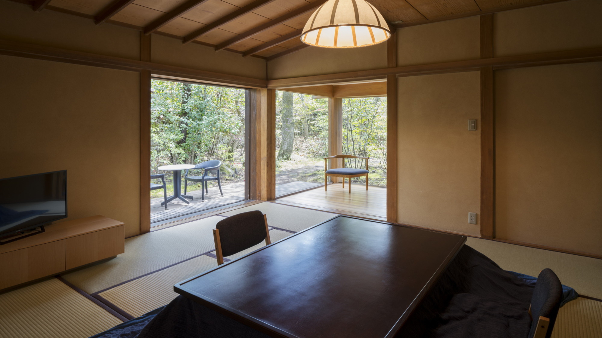 離れ｜温泉内湯・中庭テラス付 和洋室「あさぎ」