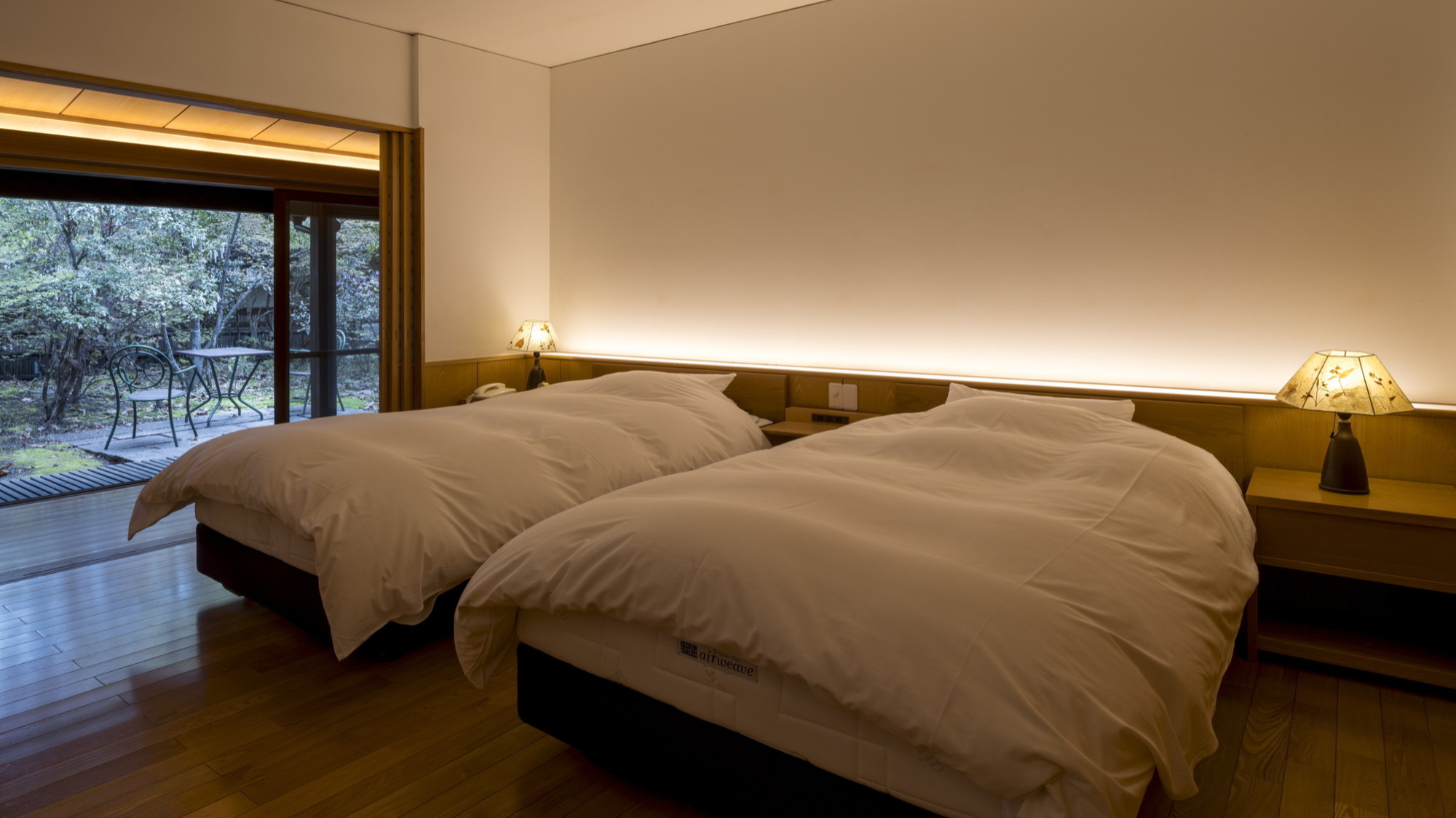 離れ｜温泉内湯・中庭テラス付 和洋室「みはなだ」