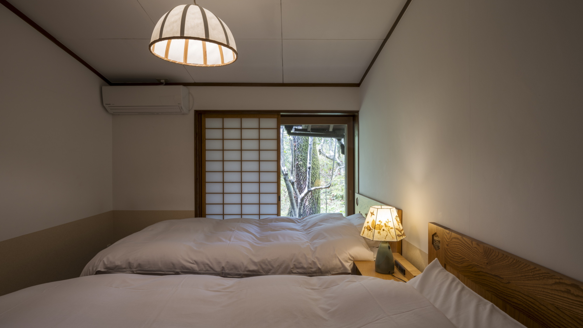 離れ｜温泉内湯・中庭テラス付 和洋室「くちなし」