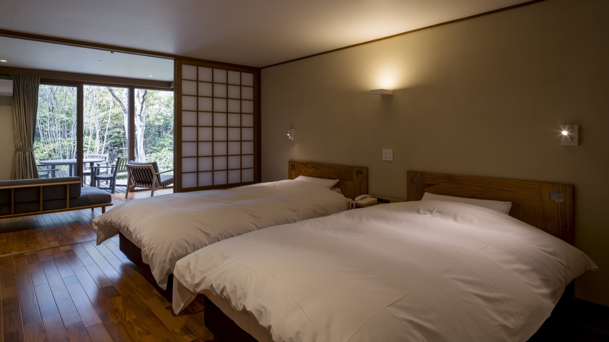 離れ｜温泉内湯・中庭テラス付 和洋室「むらさき」