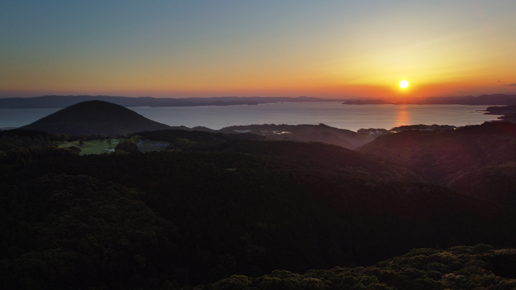 【展望台】大村湾に沈む美しい夕日。展望台から眺めることができます。