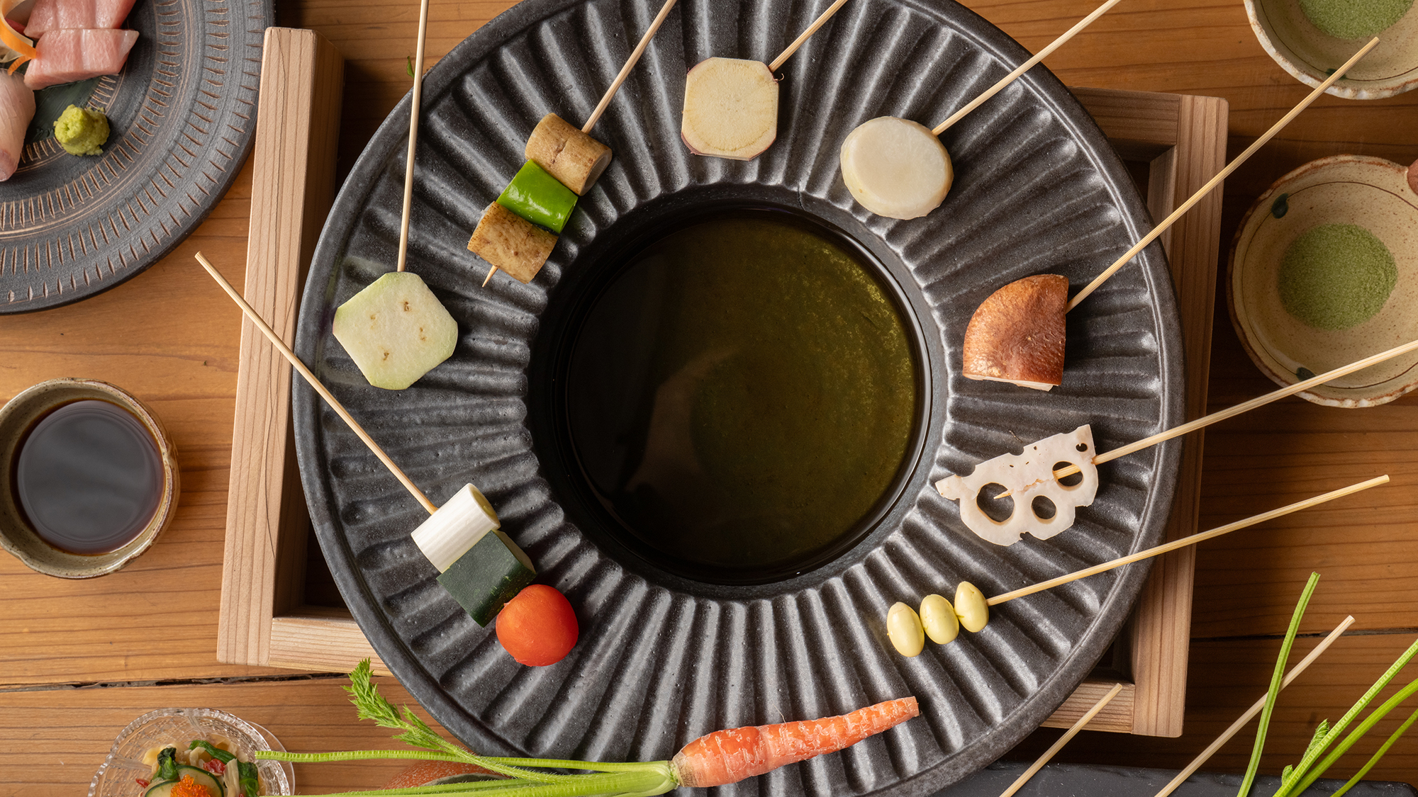 【里山の旬菜 菜種揚げ】旬の野菜を菜種油で揚げた、つわぶきの花の新名物