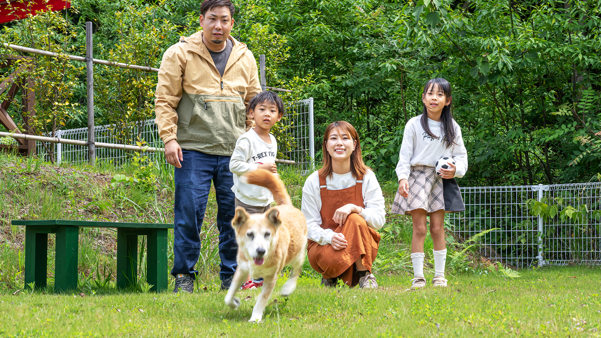 【ドッグラン】家族のワンちゃんも一緒に楽しめるドッグラン。当館からすぐの位置にございます。