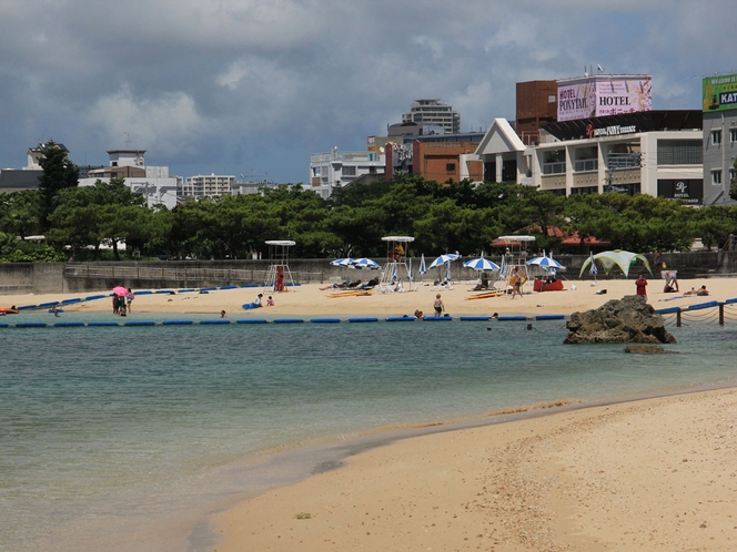 波之上ビーチ（徒歩約15分）那覇市で唯一の海水浴場です。