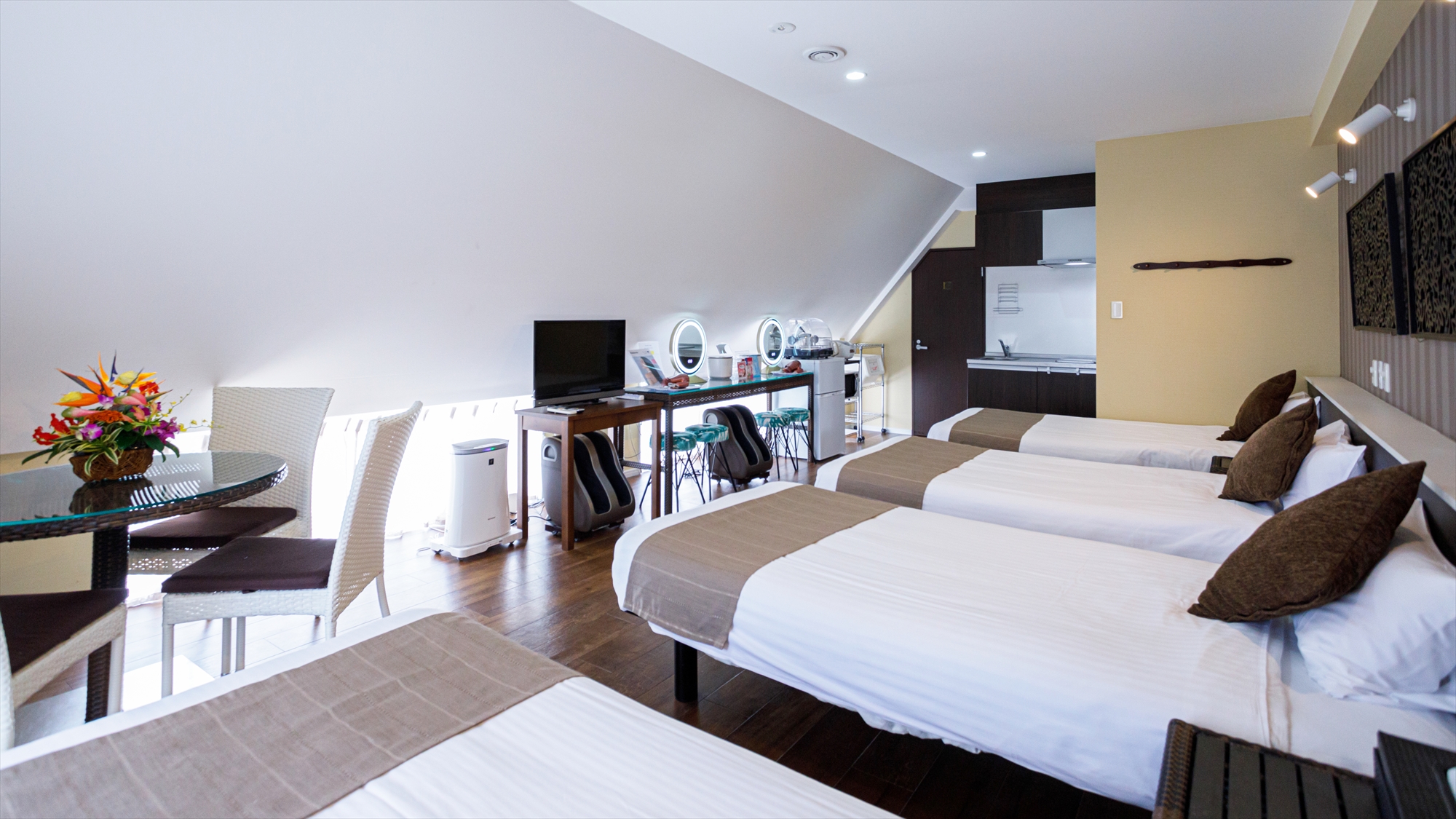 デラックスフォースルーム