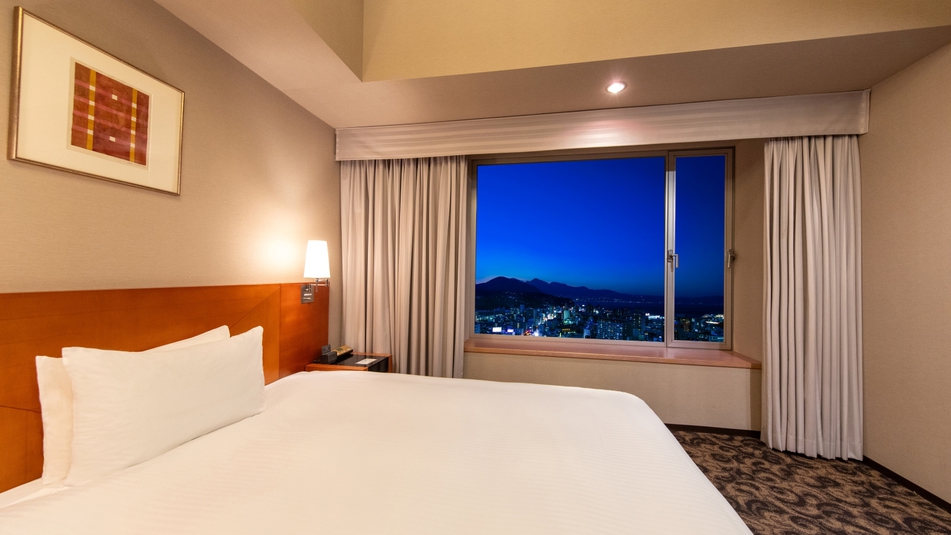 デラックスセミダブルルーム（別府側・夜の景色）