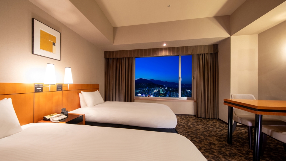 デラックスツインルーム（別府側・夜の景色）
